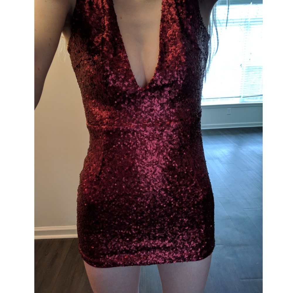 Tobi Burgundy Deep V Sequin Dress - Picture 6 of 7